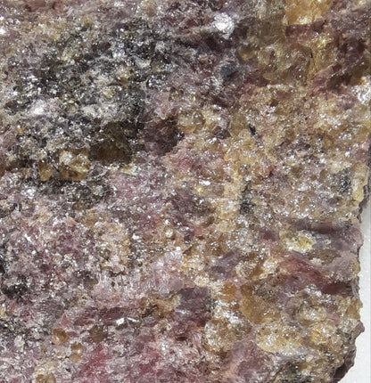 Rhodonit mit Spessartin (Madagaskar).