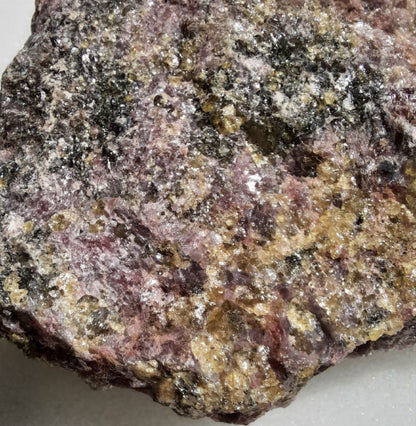 Rhodonit mit Spessartin (Madagaskar).