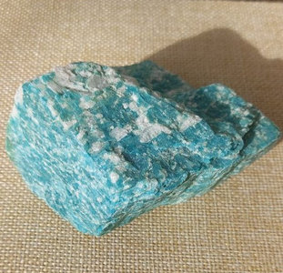 Amazonit (Madagaskar) – Naturstein, Edelstein, Mineralien, Sammlerstück.