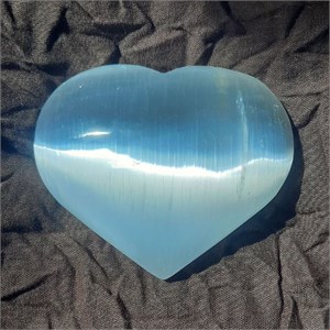 Herz aus Selenit, 8 cm Marokko – Polierte Formen online kaufen